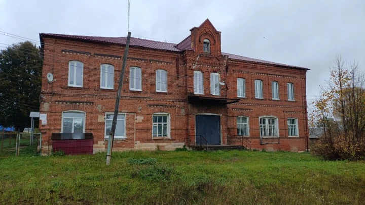 Помещение 1-го этажа, общей площадью 67,5 кв.м: Ярославская область, р-н Борисоглебский, с. Высоково (Высоковская с/а), ул. Центральная, д. 18